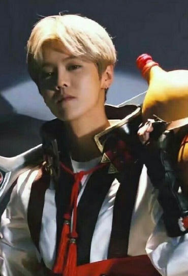 鹿晗COS王者荣耀李白图片