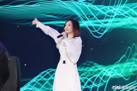 徐佳莹结婚啦！发文称歌手和导演结婚！
