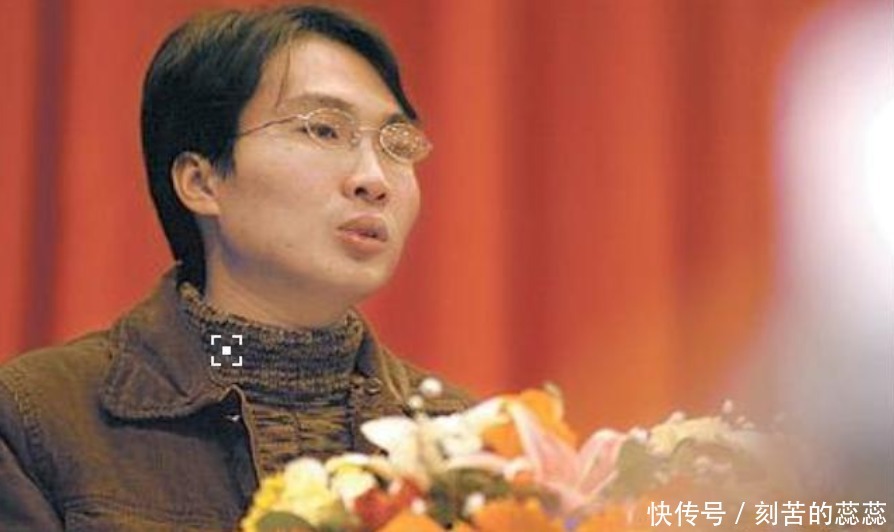 那个带妹上学感动中国的洪战辉如今已38岁他过得如何