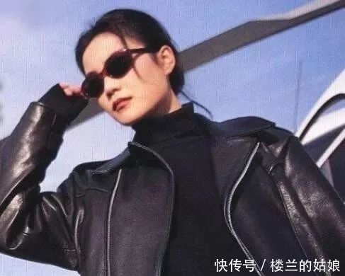 张柏芝晒12岁清纯照,与同年23岁的王菲相比,她