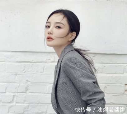 贾乃亮发文暴露夫妻关系谁注意李小璐的壁纸,