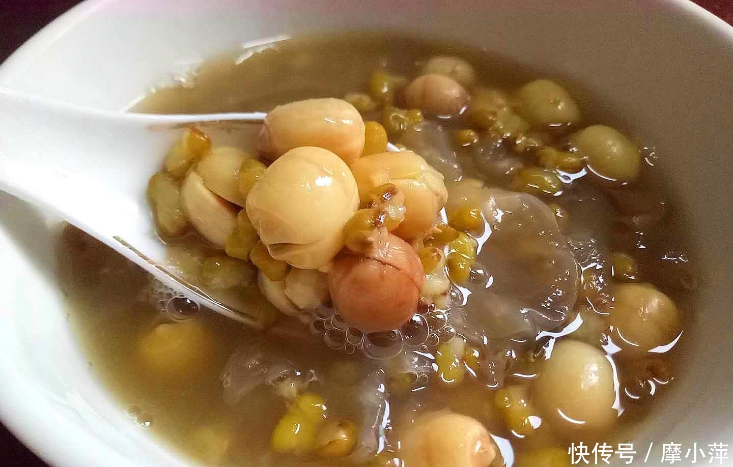谷雨节气要吃这汤,每天一碗,改善睡眠,排出体内湿气一身轻! 澳门99真人网址