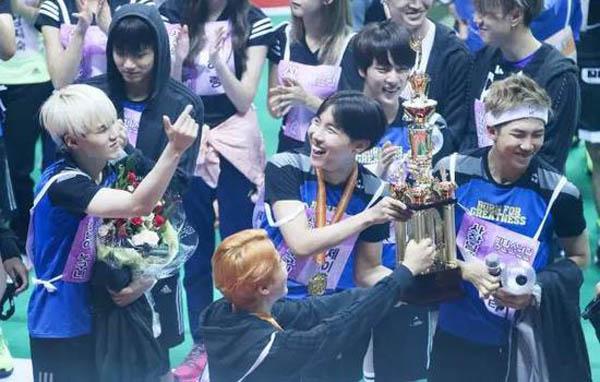 程潇 甜美的面庞+活泼的性格+完美的身材+认真