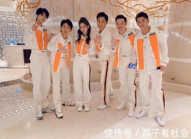 熟悉的红毯!《奔跑吧》开KUN给宝宝提裙子