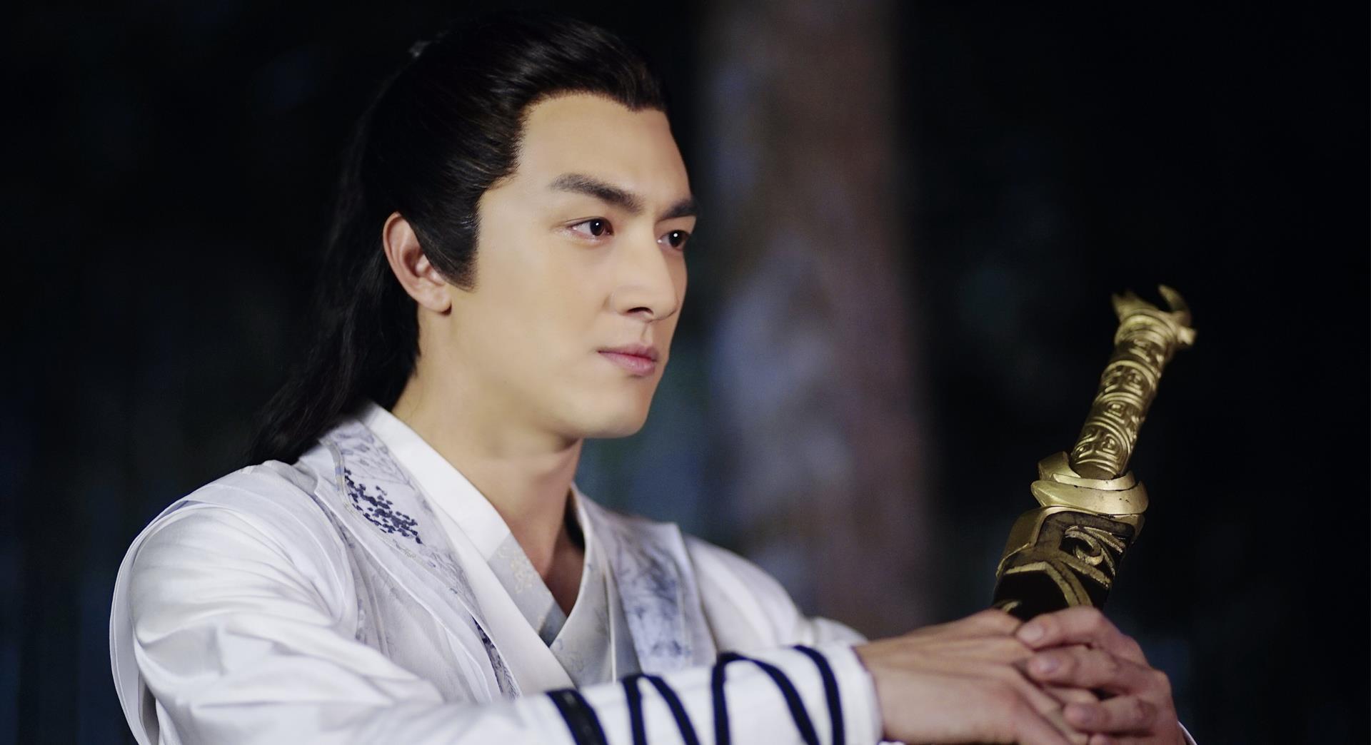 林更新和谢娜聊天记录,开场白让人笑到腹痛,真