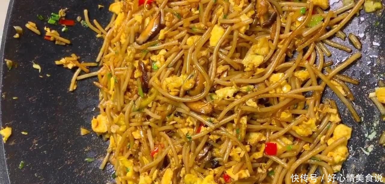 江西人钟爱的早餐鸡蛋炒米粉,营养美味香辣过瘾,既解馋又耐饿! pp电子