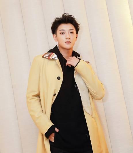 尴尬!被调侃要不要叫关晓彤一声嫂子,黄子韬表