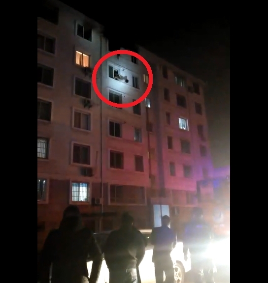 【转】北京时间 惊心动魄!消防5楼窗台探身徒手接住母女 - 妙康居士 - 妙康居士~晴樵雪读的博客 【转】北京时间 惊心动魄!消防5楼窗台探身徒手接住母女 - 妙康居士 - 妙康居士~晴樵雪读的博客