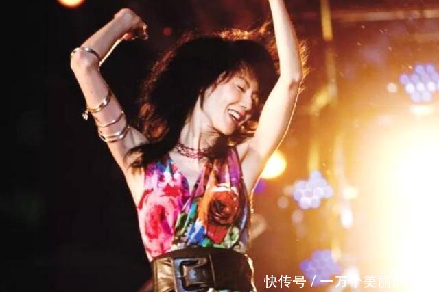 华语女演员斩获国际影后最多的人 如今转型开