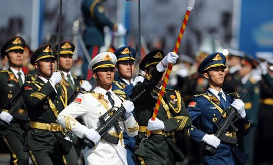 解放军特殊兵种,男兵英俊,身高在180以上女兵