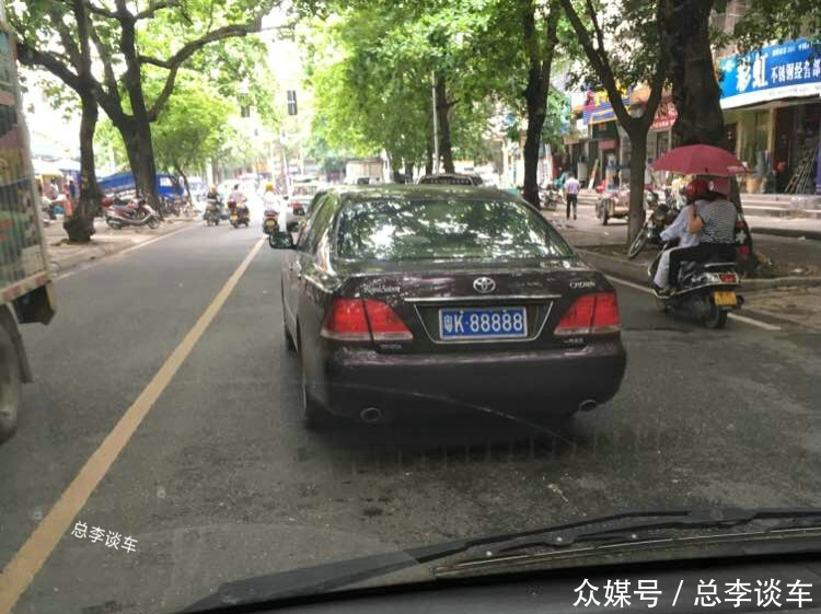 皇冠挂40万的牌,别人认为是假牌,如今换了劳斯