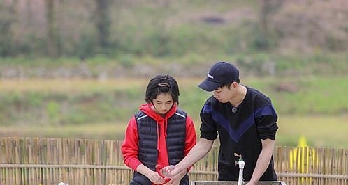 《向往的生活3》张子枫综艺感低?大张伟与导