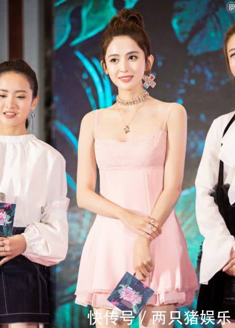 杨幂穿吊带裙美如画,娜扎好害羞,赵丽颖蚂蚁腰