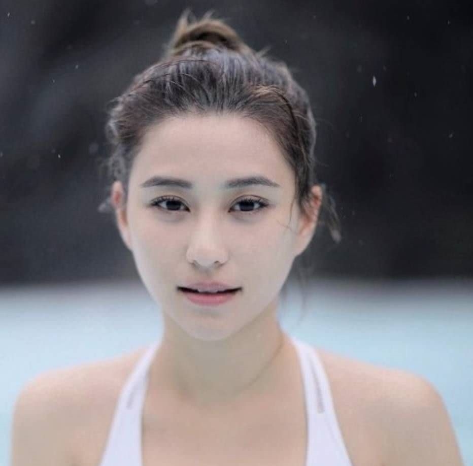 窦骁何超莲恋情曝光,两人官宣文案太简单,一看