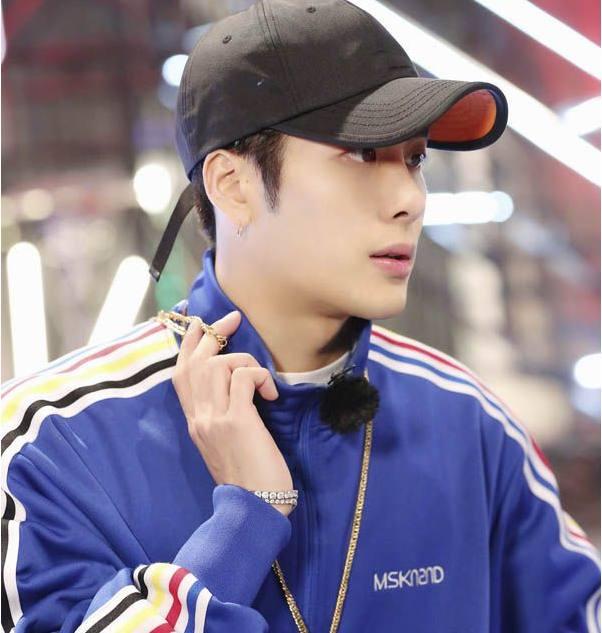 热血街舞团开场舞,鹿晗开车舞活力动感嗨翻全