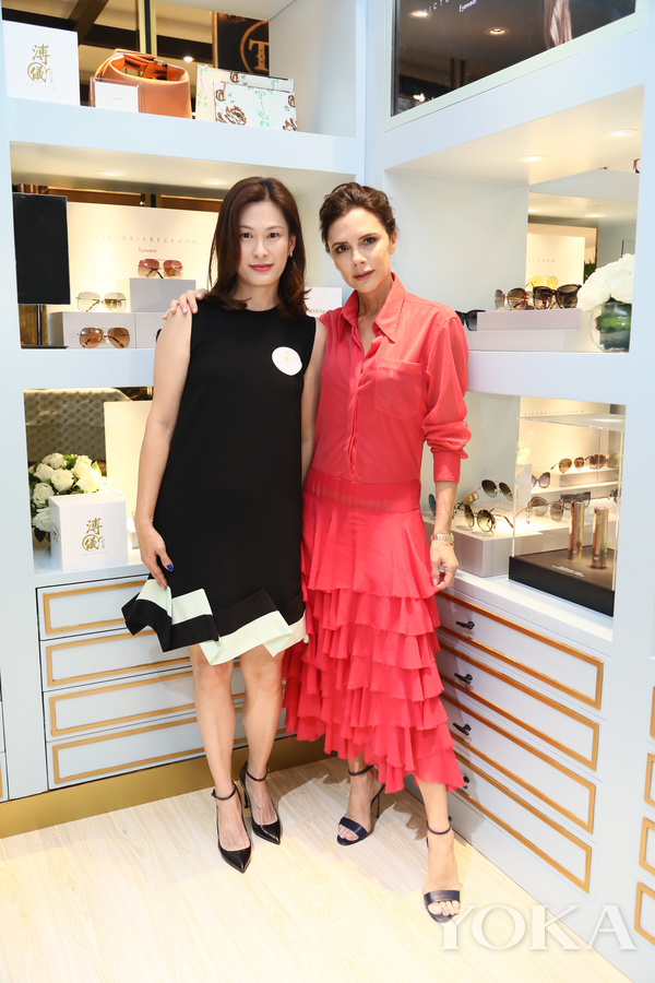 溥仪衣橱眼镜展 VICTORIA BECKHAM 专场(图2) 溥仪衣橱眼镜展 VICTORIA BECKHAM 专场(图2)