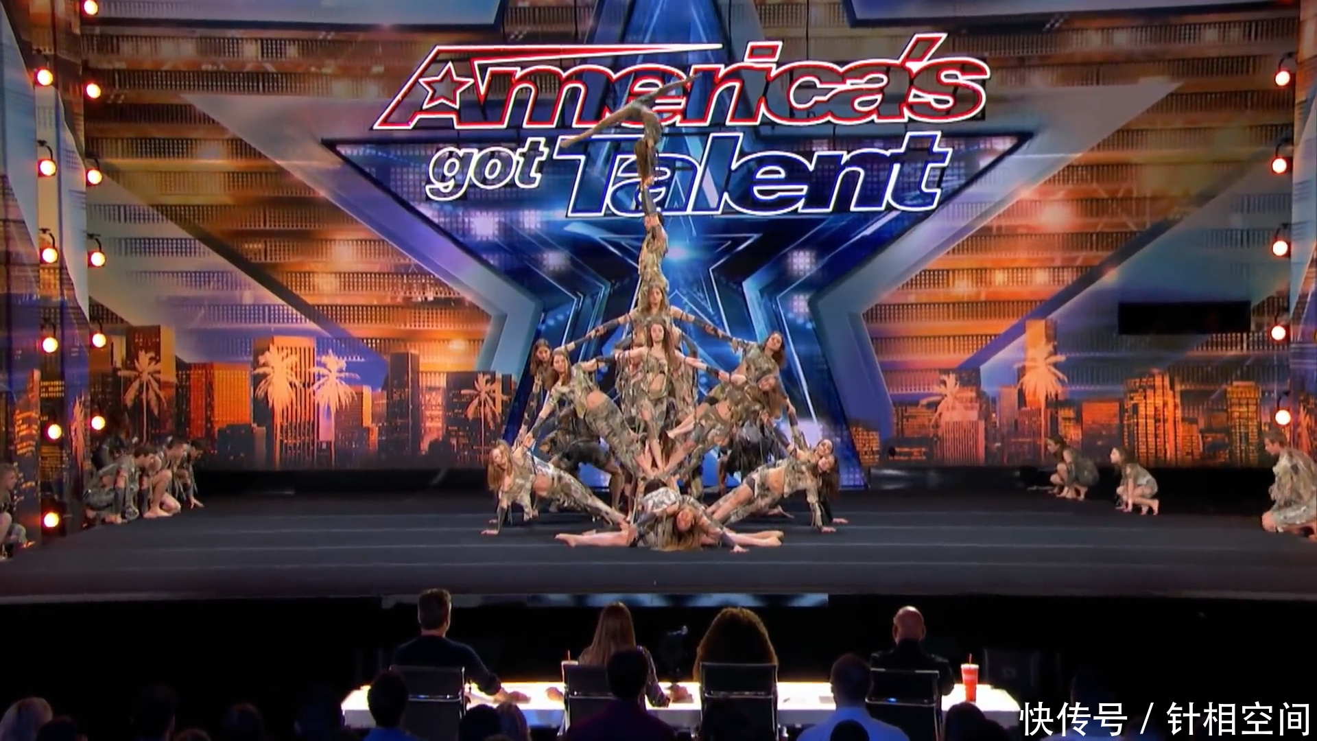 拿人当绳跳舞蹈太精彩 获2018《美国达人秀》