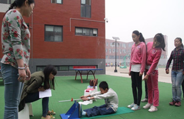 坐位体前屈怎样练才能推得远