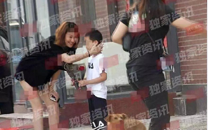 正脸照出炉！七夕刚过去没多久，王宝强就恋爱了？