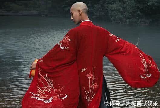 抖音禁欲和尚走红,迷倒百万女粉生活照曝光,