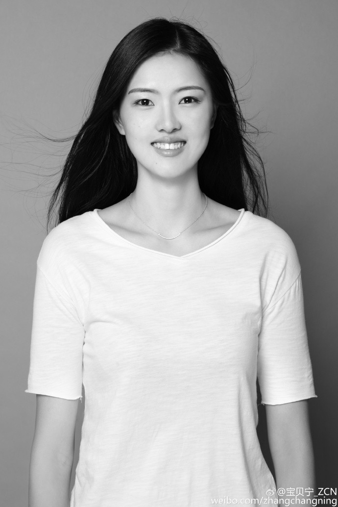 女排女神张常宁,最新文艺写真,展现别样美丽