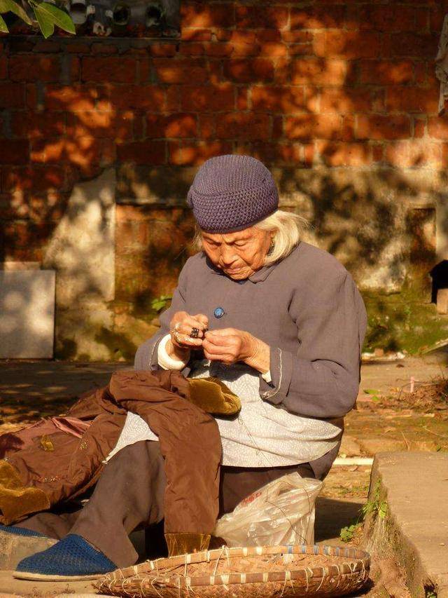 农村俗语\"家有二老,如有二宝\" 过年了好好陪陪父母