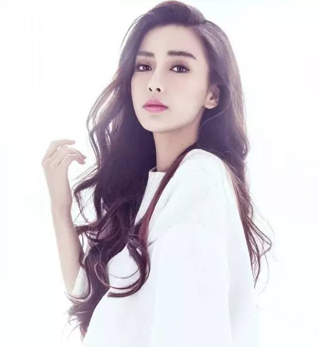 迪丽热巴VS杨颖,谁才是360度零死角美女?