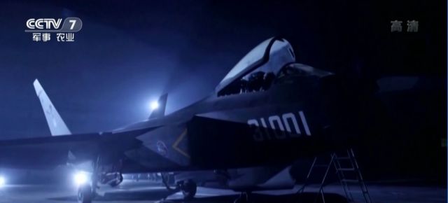 歼31再曝科幻画面,价格优势与隐身性能极具诱
