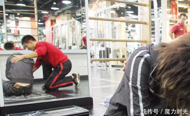 健身教练为了卖私教课真是不惜一切代价啊!