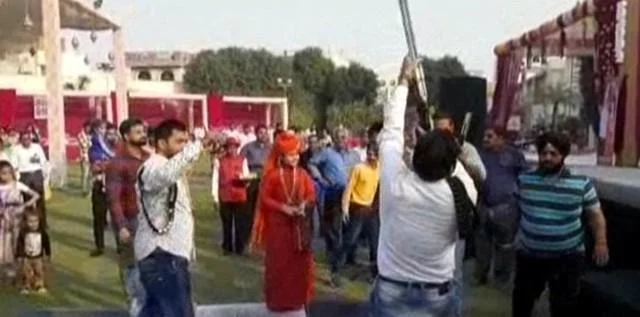 t01f967087af4610777.jpg?size=640x317