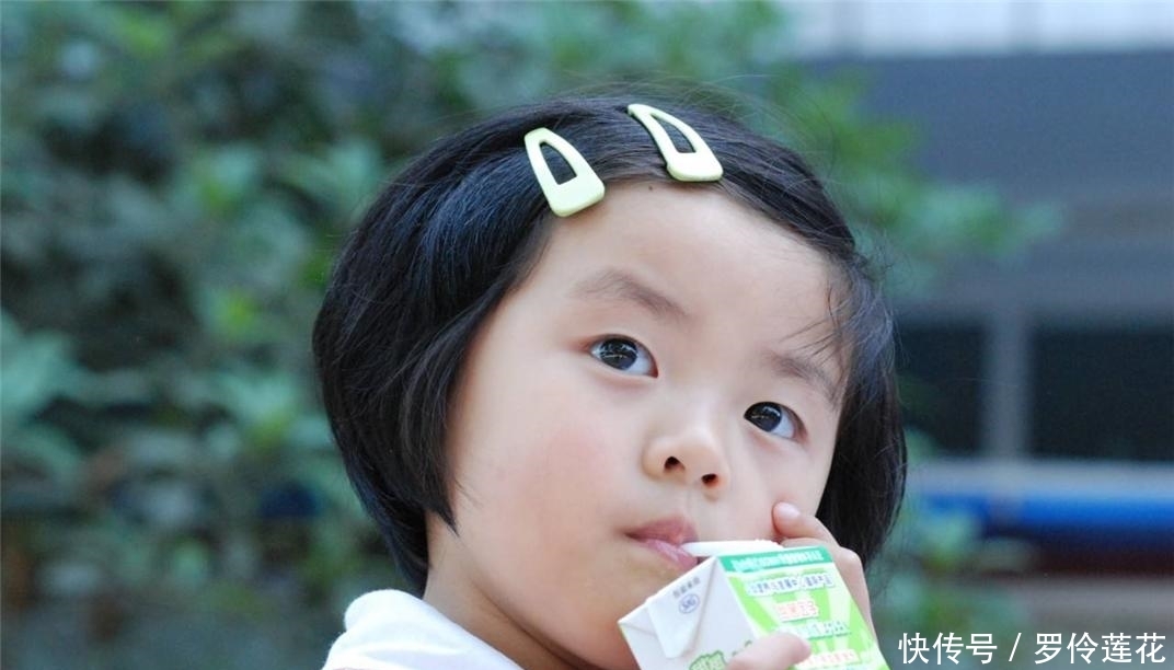 天天喝牛奶的孩子,跟从不喝牛奶的孩子,1年后区别明显 ibet在线娱乐平台