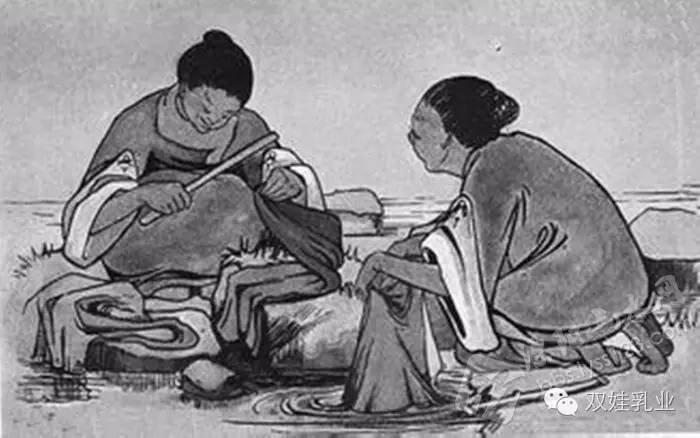 而在古代,没有洗衣液用的古人是用什么来洗衣服的呢?