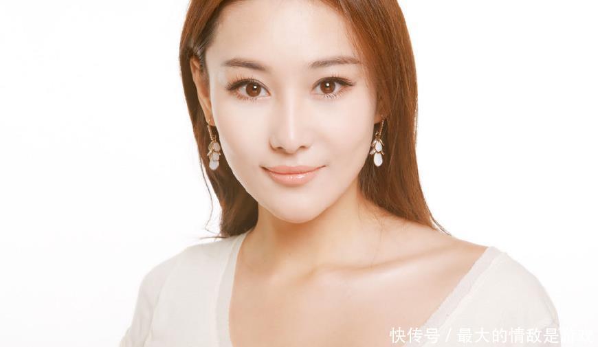 明星真名安以轩不姓安,鹿晗让人想不到,看到小