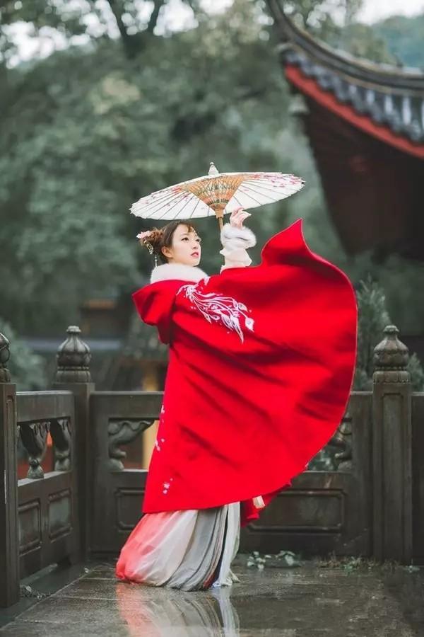 汉服最佳搭配:油纸伞 原来寓意这么多!咱祖先的