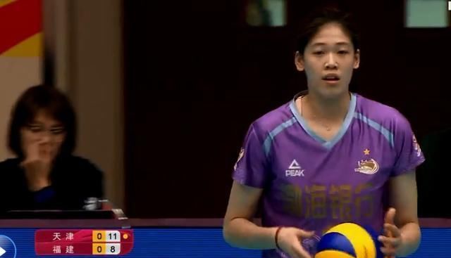 天津女排3:1战胜福建女排,李盈莹带伤出战,锁定