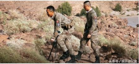 跑十年龙套终成视帝,骨折坐轮椅拍完红海行动
