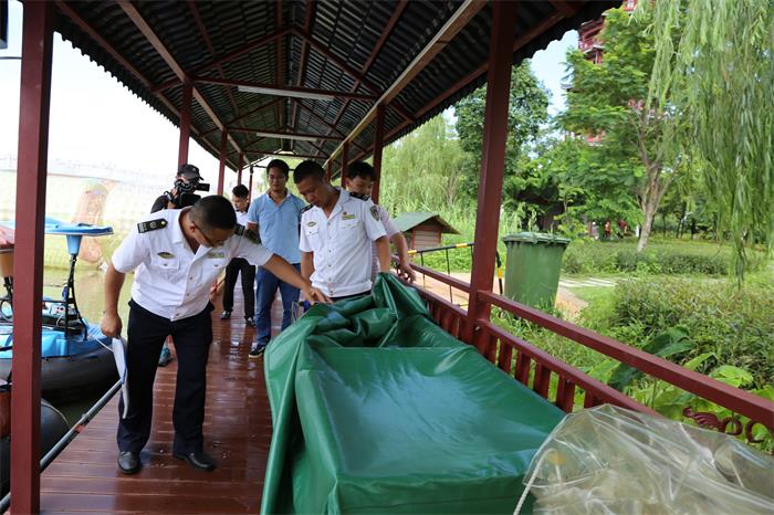 要求游船经营者时刻绷紧安全这根弦