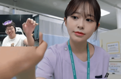 狂魔哥爽玩韩国美女影游 忍不住上手摸直播被封！