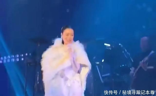 那英澳门演唱会座无虚席 大合唱泪洒舞台 肖战送花篮祝贺(图6) 那英澳门演唱会座无虚席 大合唱泪洒舞台 肖战送花篮祝贺(图6)