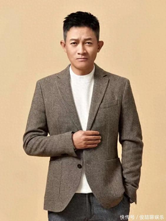 杨志刚：被舅舅家养大，哥哥郭靖宇捧他成名