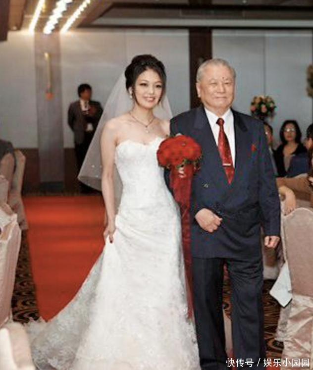 47岁蜜雪好冻龄!曾嫁豪门后淡出,你还记得少女组合蜜雪薇琪吗?