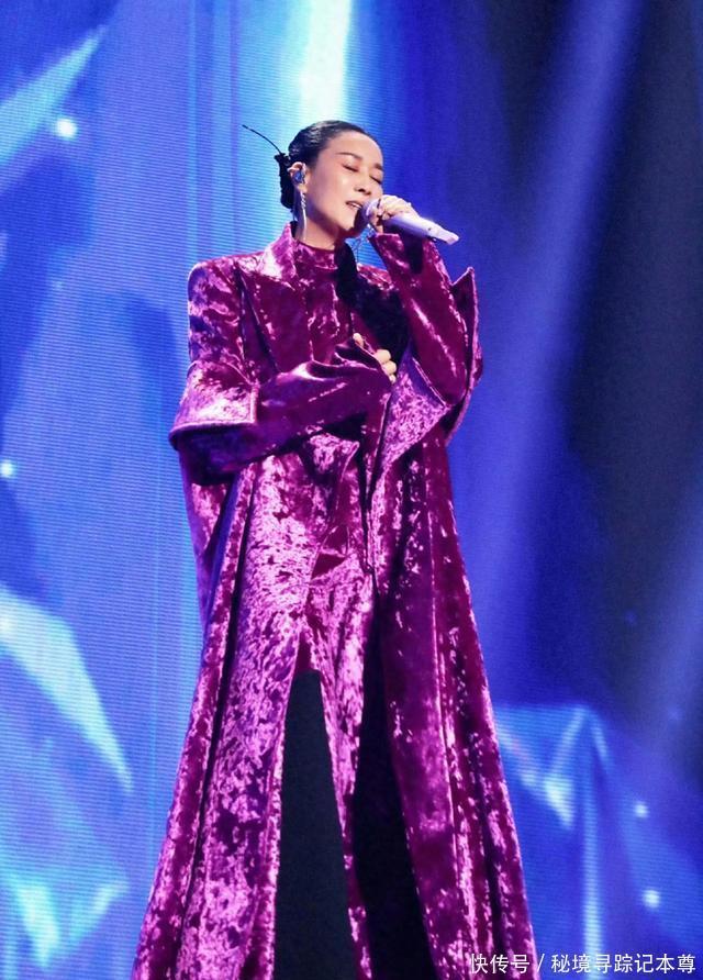 那英澳门演唱会座无虚席 大合唱泪洒舞台 肖战送花篮祝贺(图1) 那英澳门演唱会座无虚席 大合唱泪洒舞台 肖战送花篮祝贺(图1)