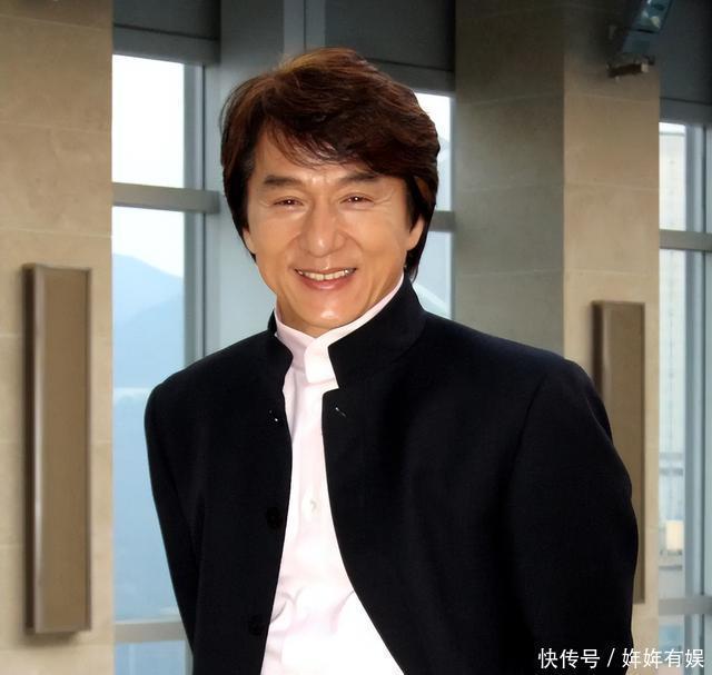 把儿子养废!任由私生女拾荒,如今71岁的成龙满脸皱纹老到认不出