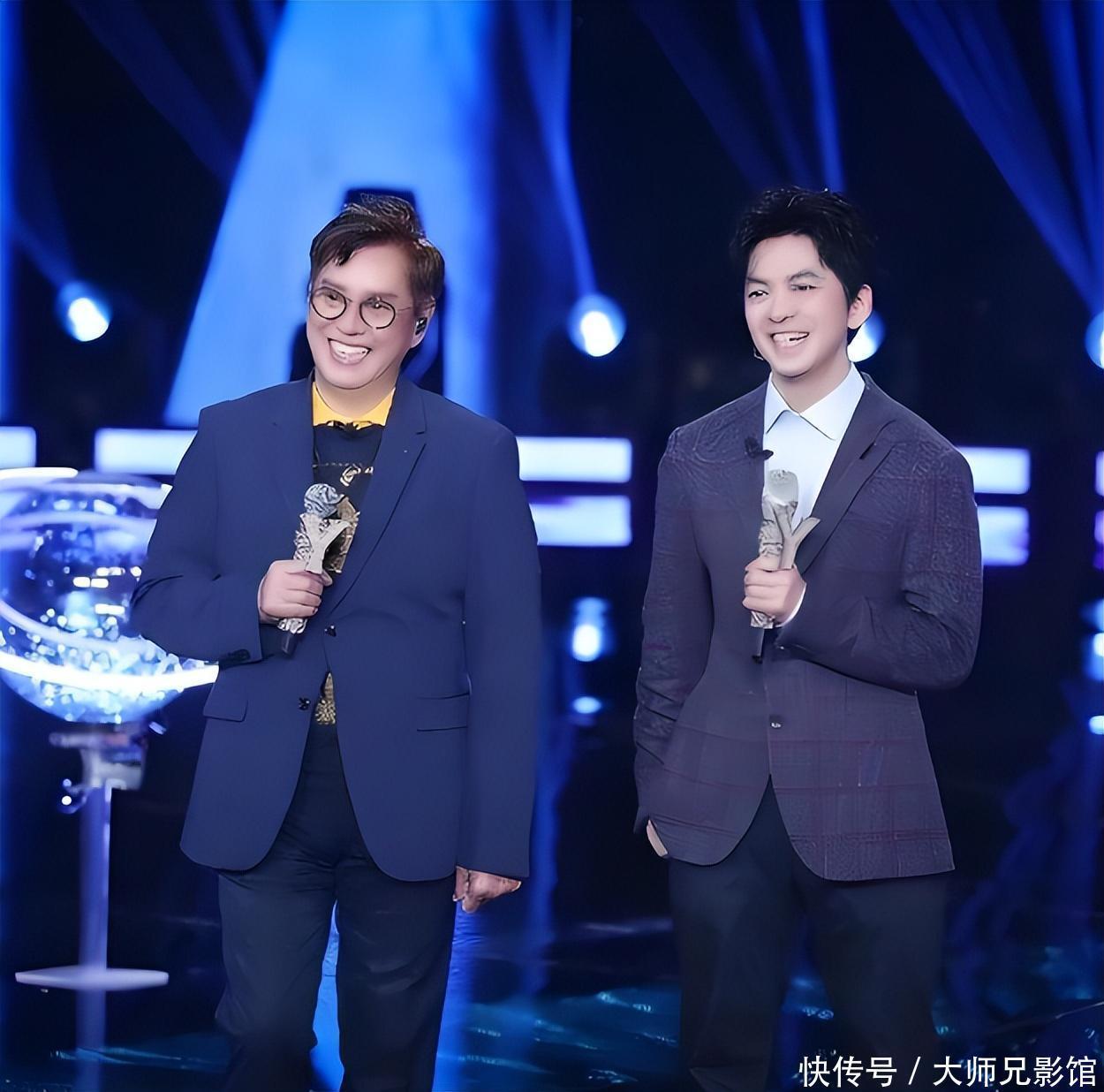 49岁李健带老婆亮相阿那亚,黄渤一家四口在阿那亚,偶遇54岁周杰 - 360娱乐,你开心就好