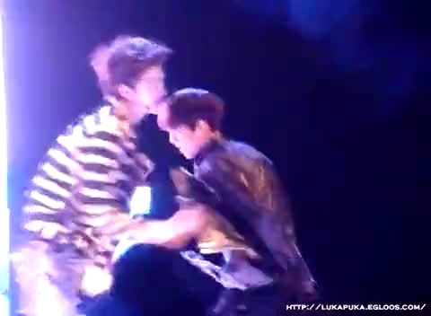 EXO History 汉江市民公园油菜花公演 主白贤饭拍版 12/05/06-EXO-K