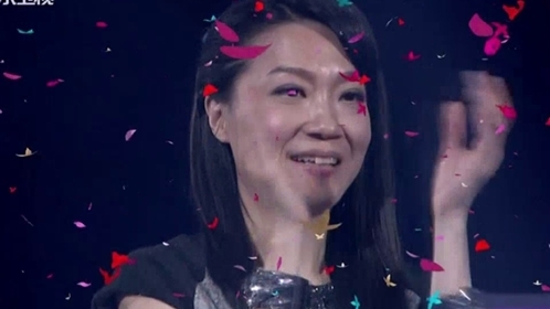 千万别错过 美女车模欲寻纯爱