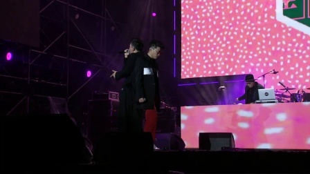 云栖&middot;虾米音乐节 2017 云栖·虾米音乐节 耀乐团《如果你也有梦想 》07