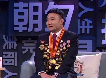 现在的我们 冯黎明现场普及反扒科学常识