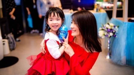 土豆娱乐快报 2018 2月 前夫曝现男友侵犯女儿？黄奕方发声明斥恶意捏造