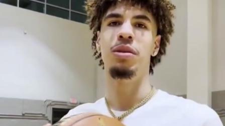 NBA热辣资讯 三球上演背身击球入网！球迷：恭喜三球第三年轻入选全明星！